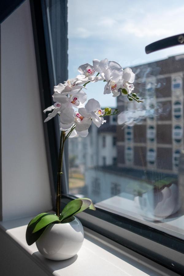 Modern One Bedroom Apartment In Town Centre & 4 Min To The Beach Bournemouth Luaran gambar