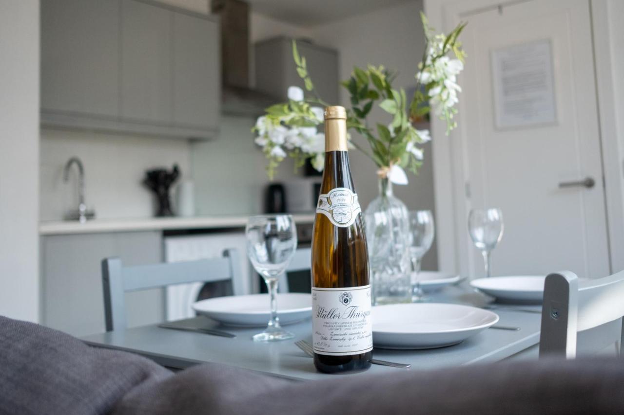 Modern One Bedroom Apartment In Town Centre & 4 Min To The Beach Bournemouth Luaran gambar
